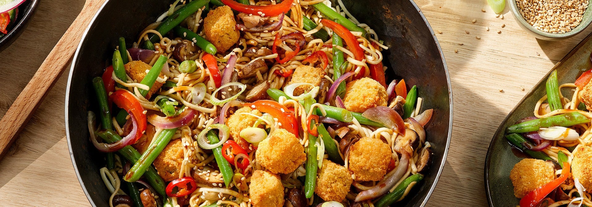 Noodle wok with Crunchy Tofu