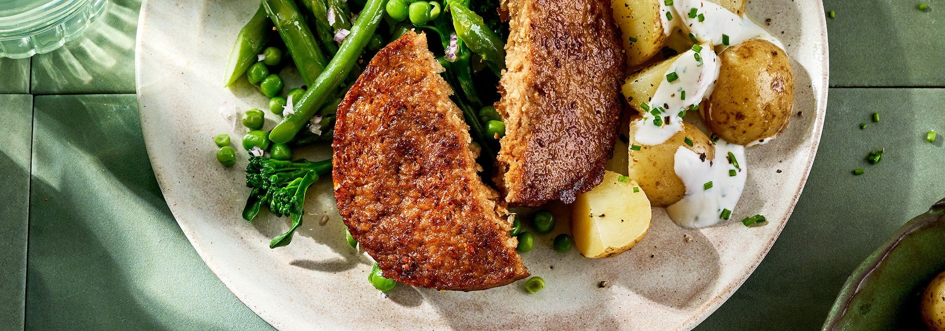 Burger with potatoes