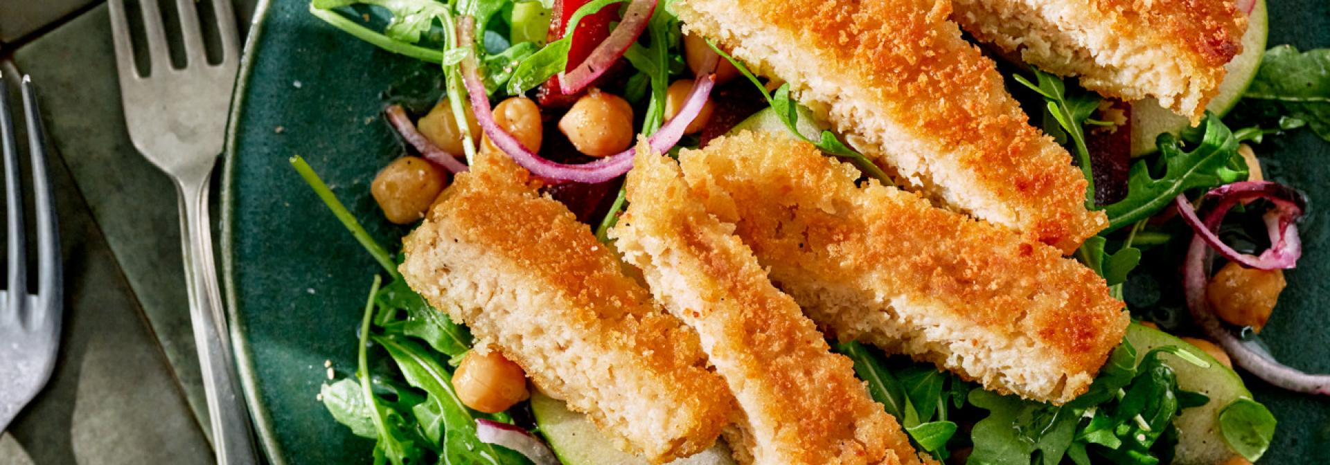 Crispy Salad with Green Apple, Chickpeas and Vegan Schnitzel