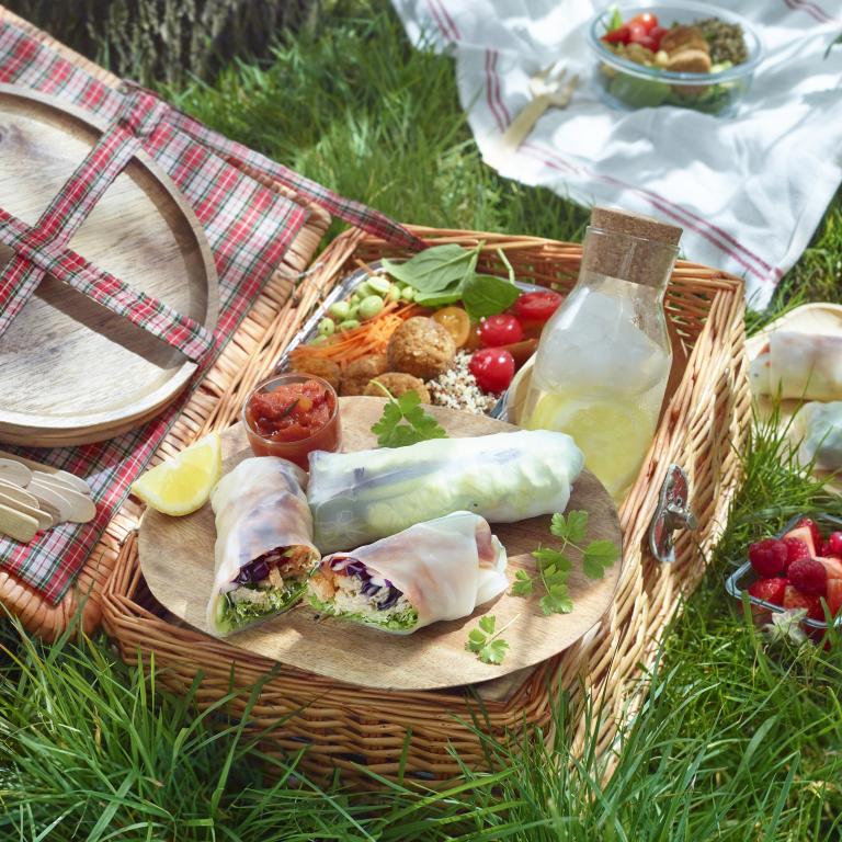 Picnic vuna spring rolls
