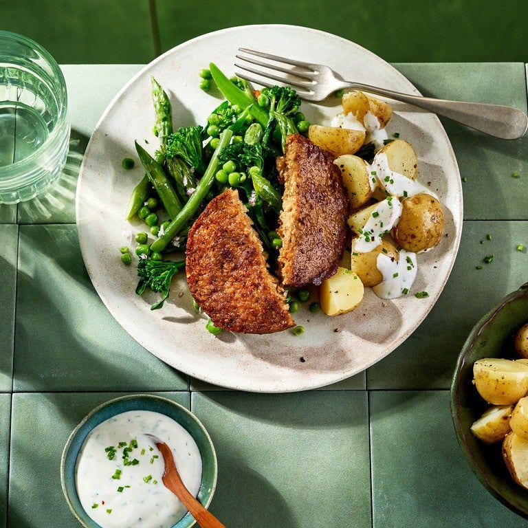 Burger with potatoes