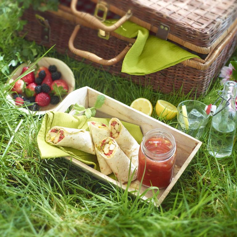 Mediterranean wraps with pesto